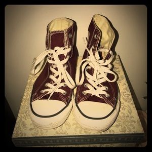 Burgundy high top converse